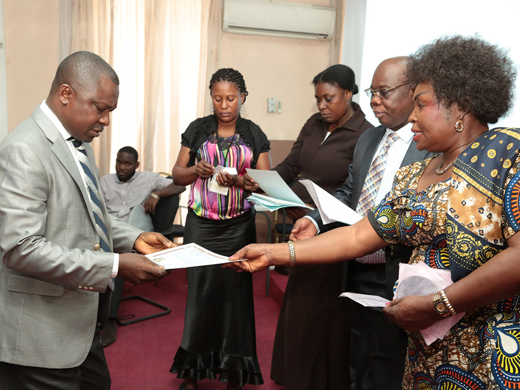 Remise des brevets de participation BCC.jpg